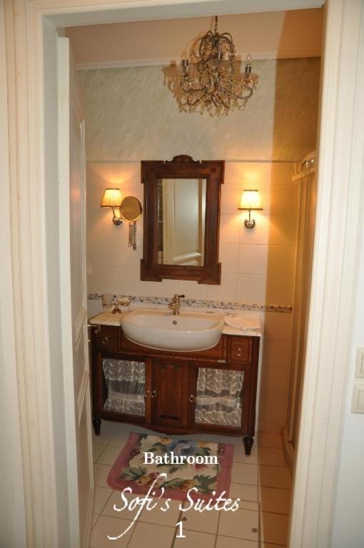 Sofi'S Suites Andros Екстериор снимка
