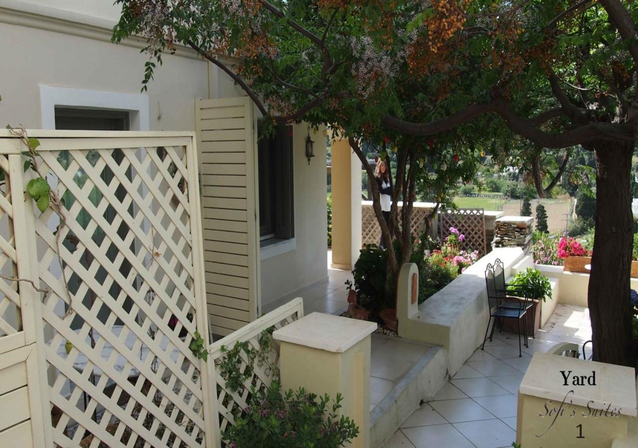 Sofi'S Suites Andros Екстериор снимка