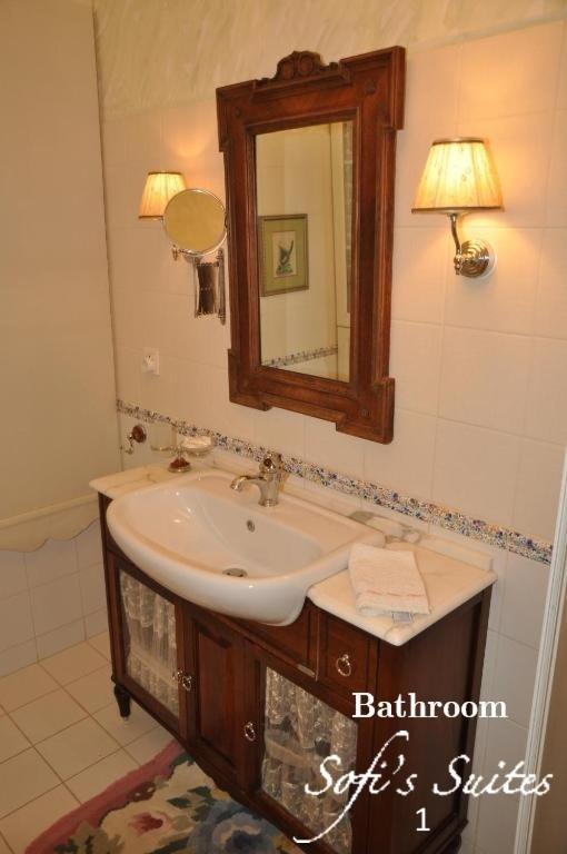 Sofi'S Suites Andros Екстериор снимка