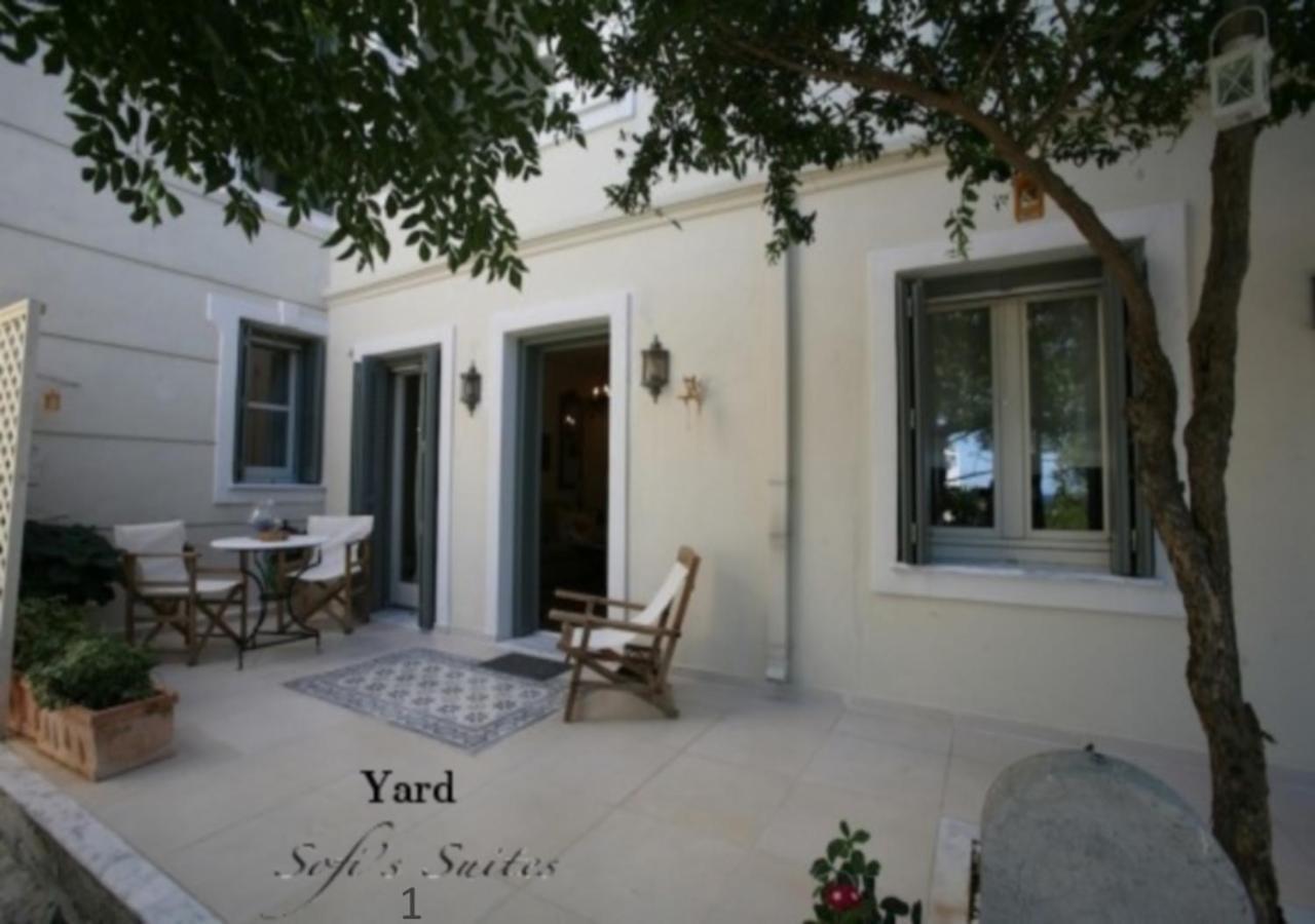 Sofi'S Suites Andros Екстериор снимка