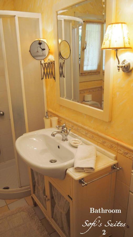 Sofi'S Suites Andros Екстериор снимка